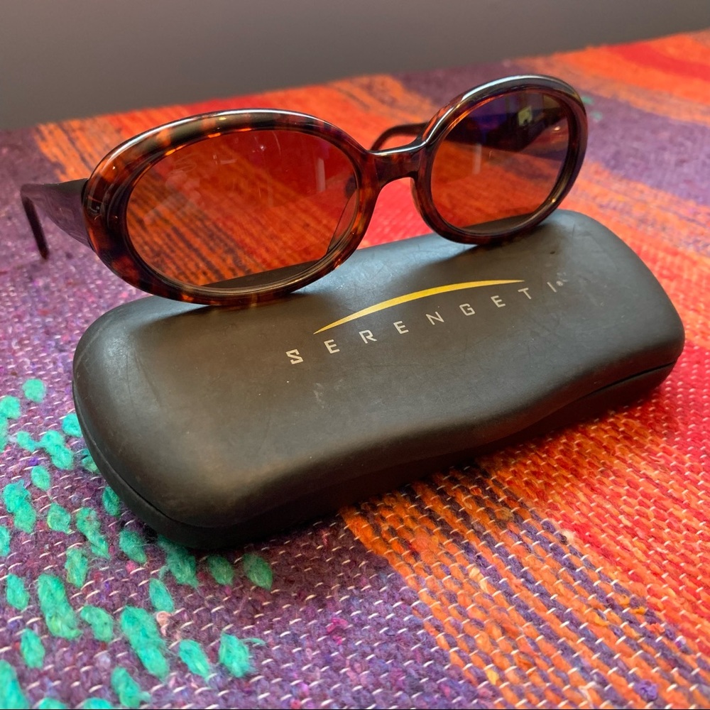 Women's Serengeti tortoise shell sunglasses - Picture 2 of 12